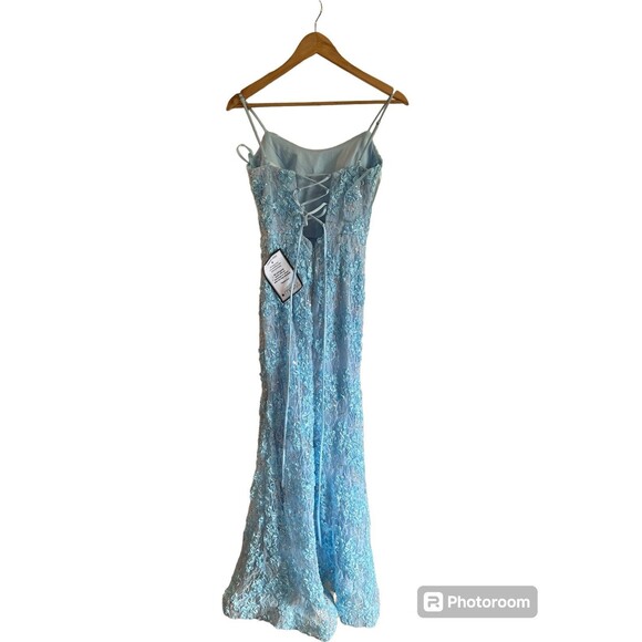 Xscape Straight-Neck Sleeveless Lace Gown, 2 - Picture 6 of 7